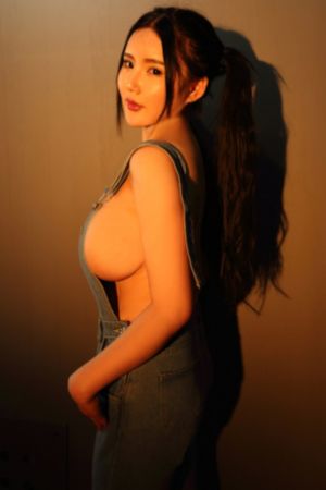 蜜桃臀大白腿美女视频在线观看_BD国语在线播放