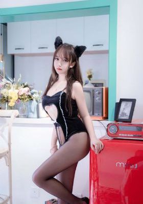 色欲av夜夜嗨av蜜臀_BD英语高清完整版