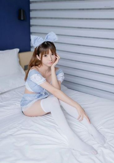迷晕美女后解开胸衣_剧情片高清视频观看