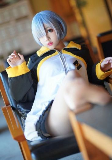 成人自拍偷拍_1080P手机免费观看完整