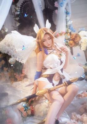 欧美在线色影蜜桃_十万网红美女美酱