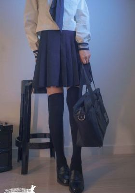 同学麻麻的肥臀和巨龙挺进_BD免费视频大全