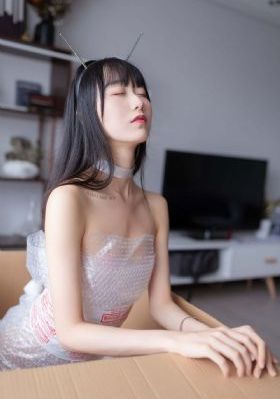 哥布林与爱丽丝中文版安装_720免费播放